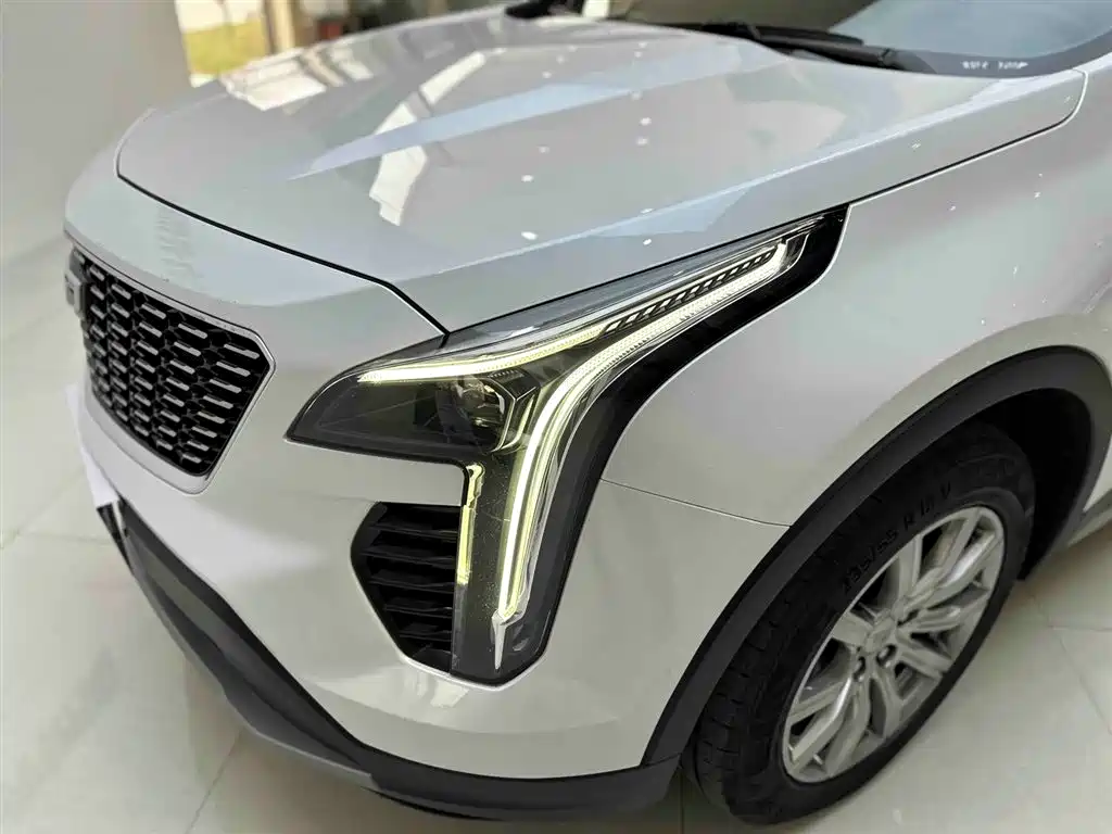 Cadillac XT4 2022 28T FWD Luxury