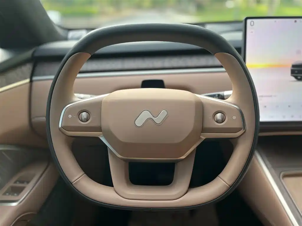 Onvo L90 2025 Ultra 6-Seater