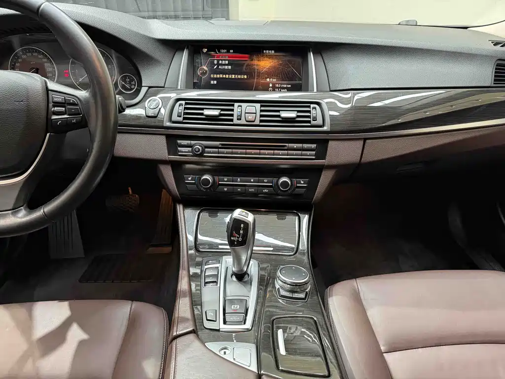 BMW 5 Series 2014 525Li Luxury Design Package
