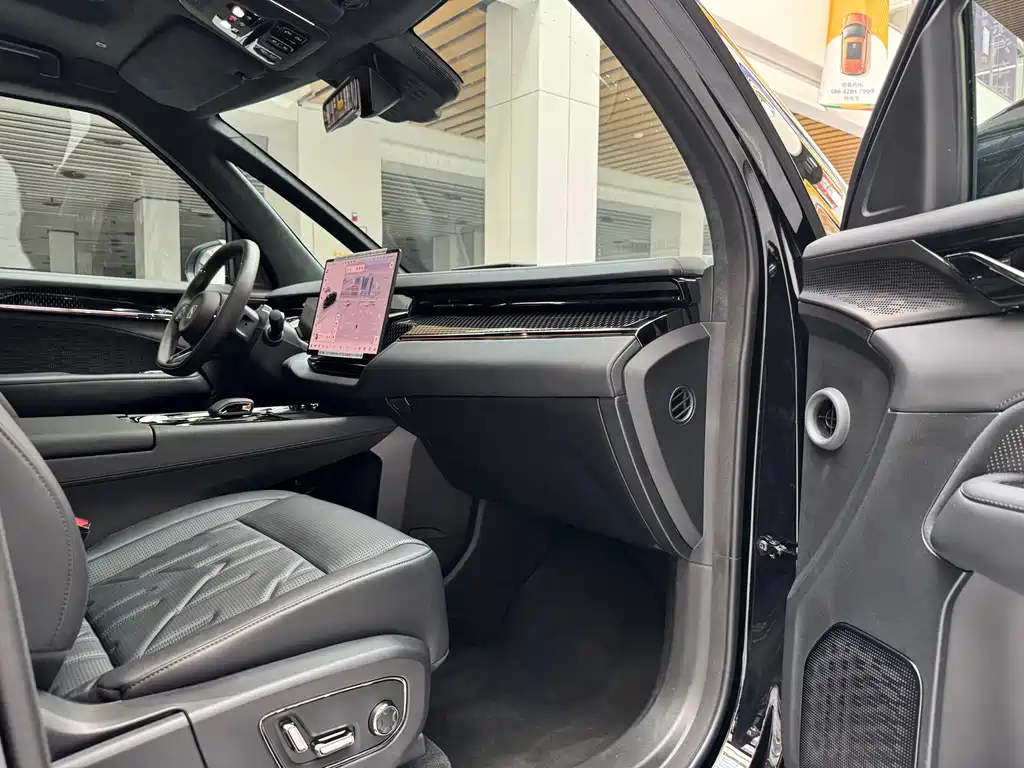 Zeekr 009 2024 7-Seater Aisle Edition AWD 108kWh