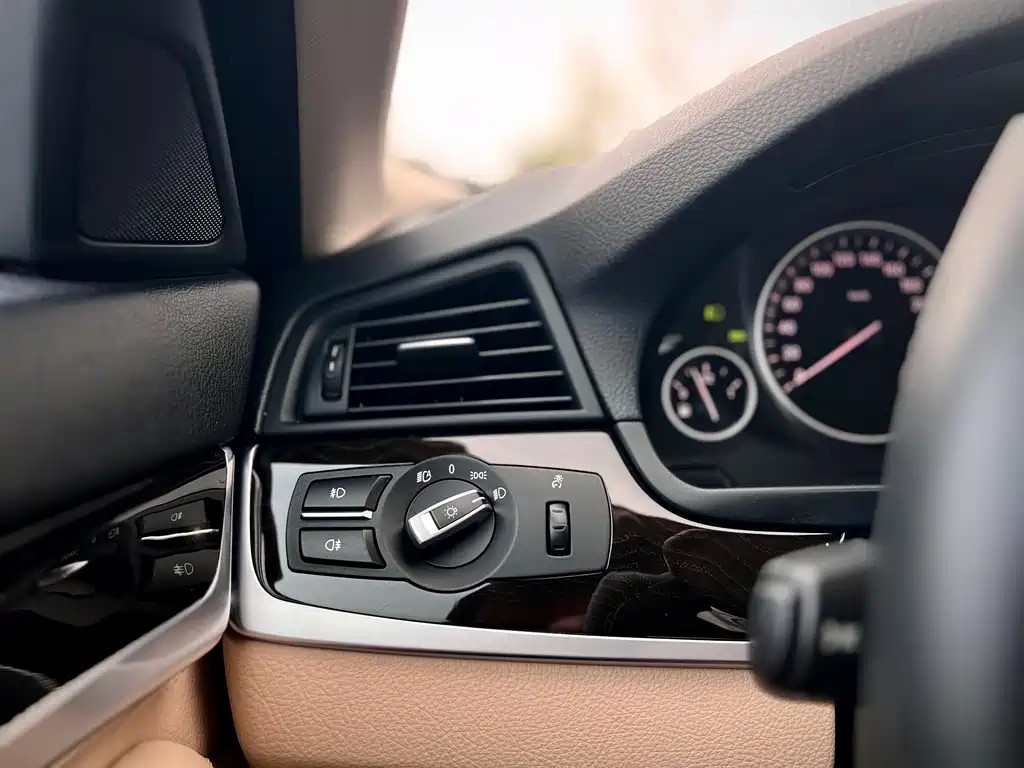 BMW 5 Series 2012 523Li Luxury