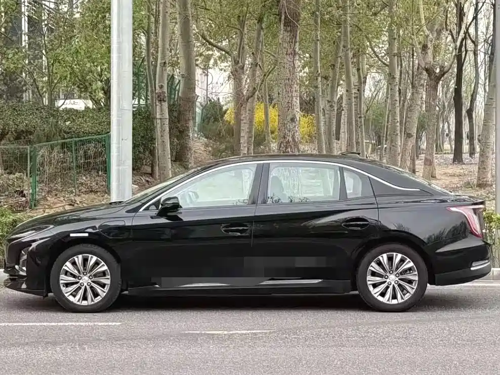 Hongqi E-QM5 2025 500km Travel Edition