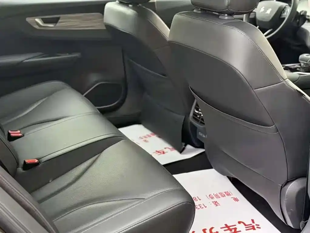 Hongqi E-QM5 2025 500km Travel Edition
