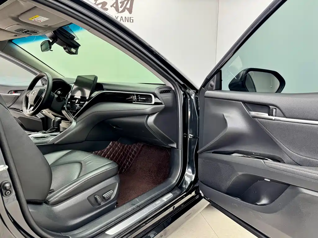 Camry 2021 2.0G Luxury Edition