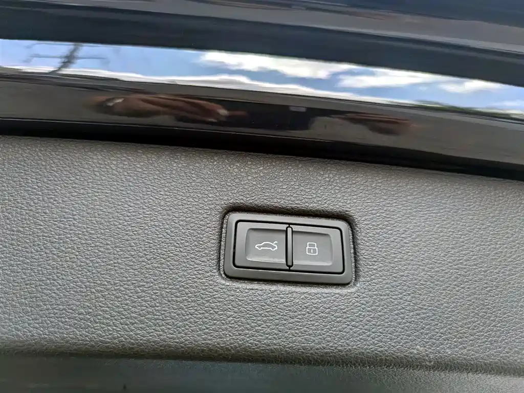 Audi Q7 2023 55 TFSI quattro S line Sport