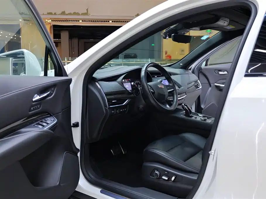 Cadillac XT4 2020 28T AWD Platinum Sport