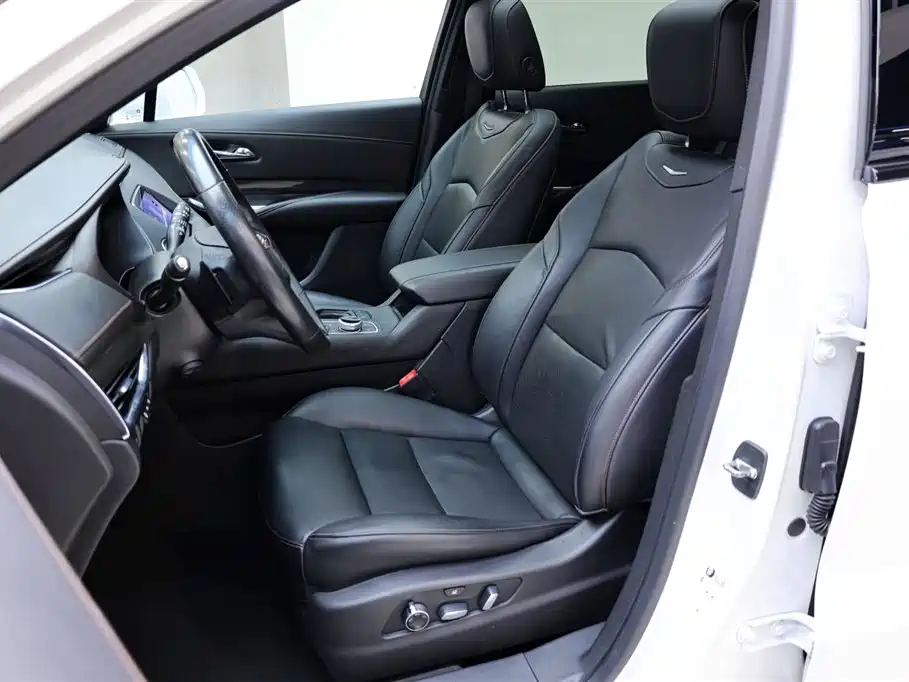 Cadillac XT4 2020 28T AWD Platinum Sport