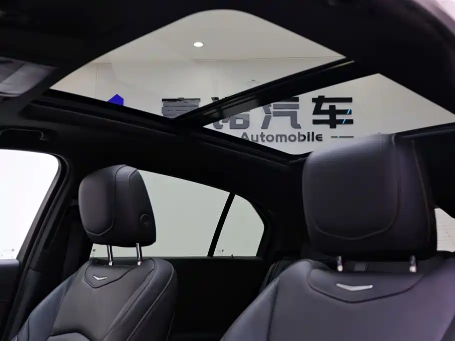 Cadillac XT4 2020 28T AWD Platinum Sport