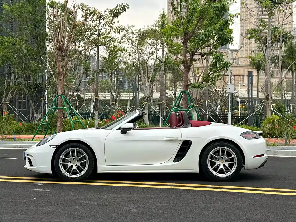 Porsche 718 Boxster 2.0T