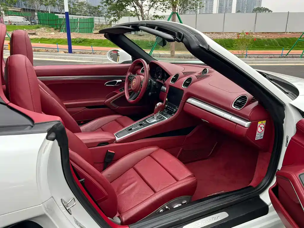 Porsche 718 Boxster 2.0T
