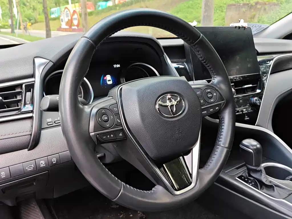 Toyota Camry 2021 2.0G Luxury Edition