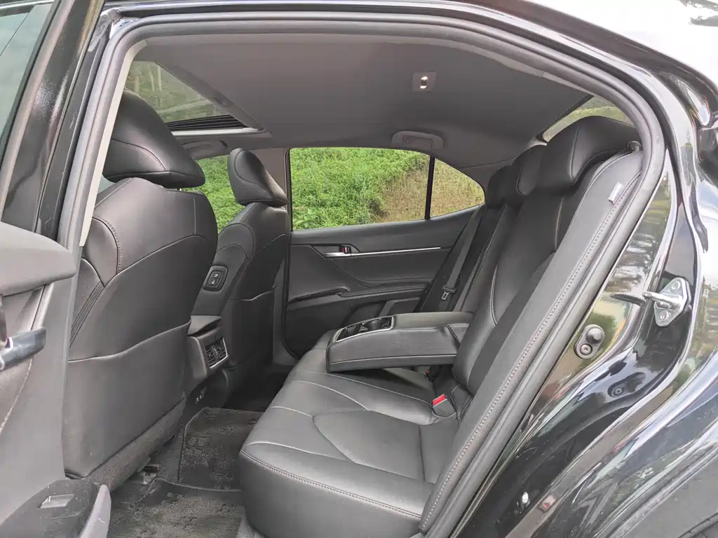 Toyota Camry 2021 2.0G Luxury Edition
