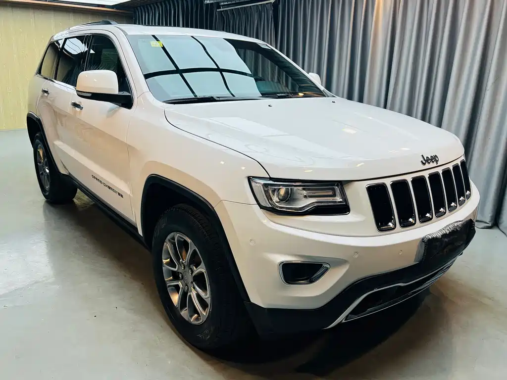 Jeep Grand Cherokee 2015 3.6L Elite Navigation Edition