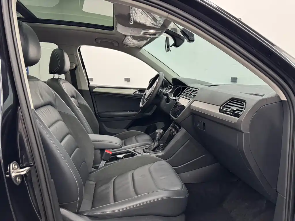 Tiguan L 2019 Facelift 330TSI Auto FWD Panoramic Comfort Edition China VI