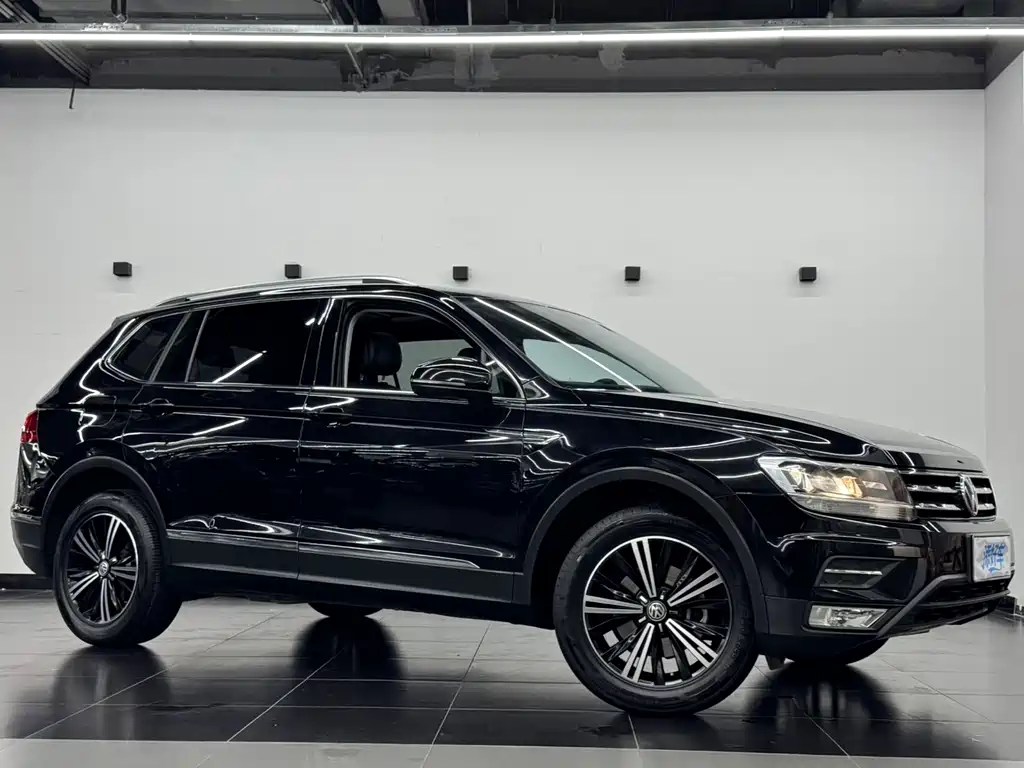 Tiguan L 2019 Facelift 330TSI Auto FWD Panoramic Comfort Edition China VI