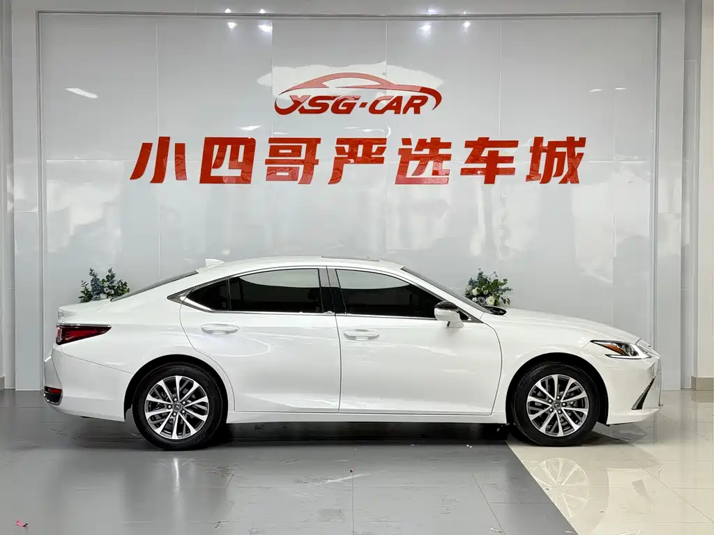 Lexus ES 2021 200 Excellence Edition