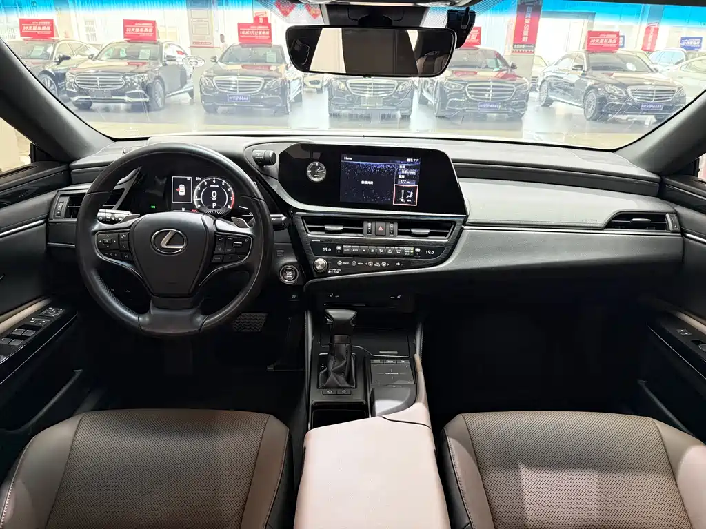 Lexus ES 2021 200 Excellence Edition