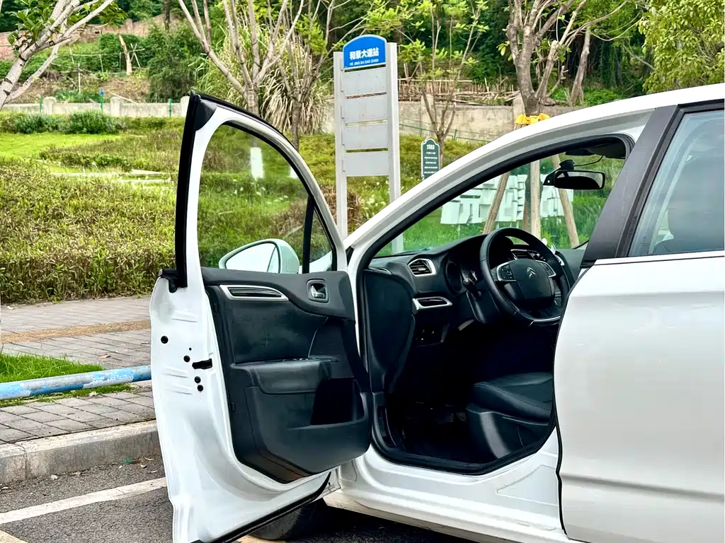 Citroën C4L 2014 1.8L Auto Zhiqu Edition Jinzhi