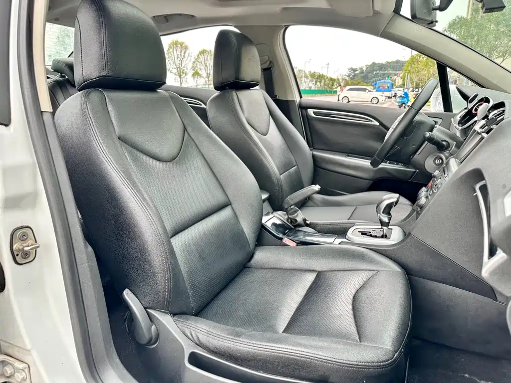 Citroën C4L 2014 1.8L Auto Zhiqu Edition Jinzhi