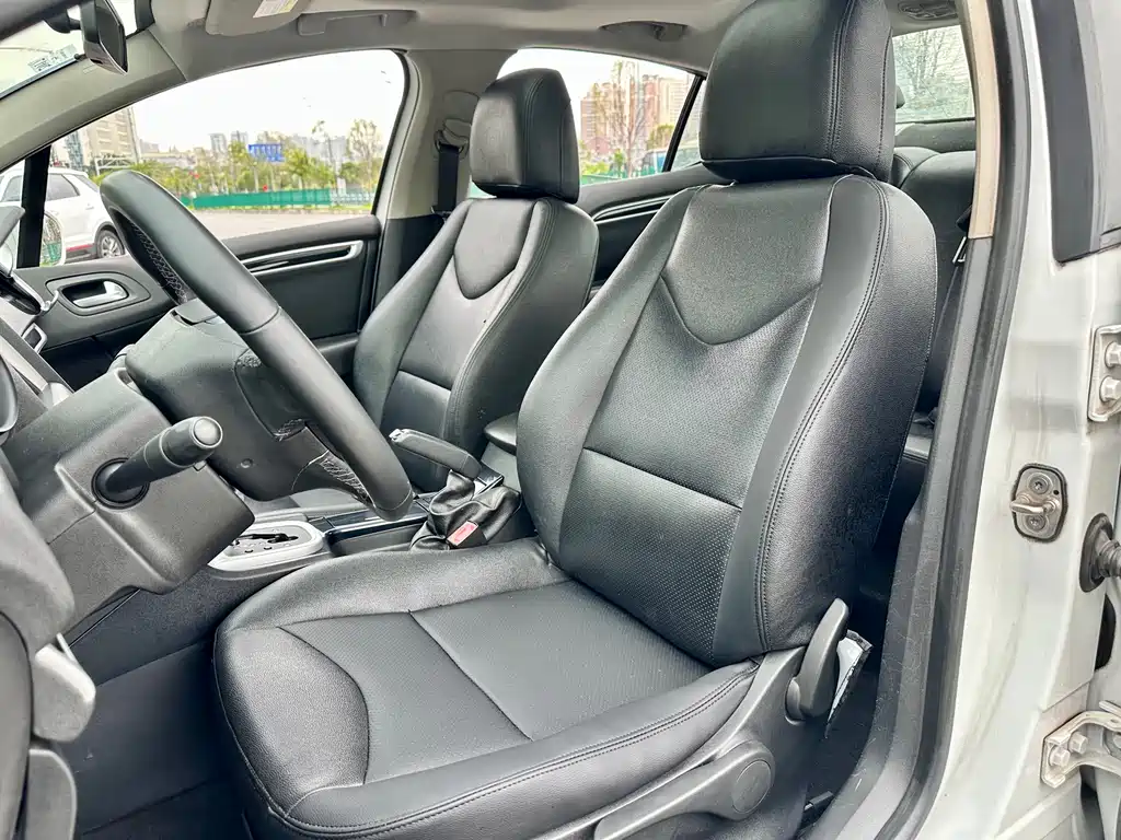 Citroën C4L 2014 1.8L Auto Zhiqu Edition Jinzhi