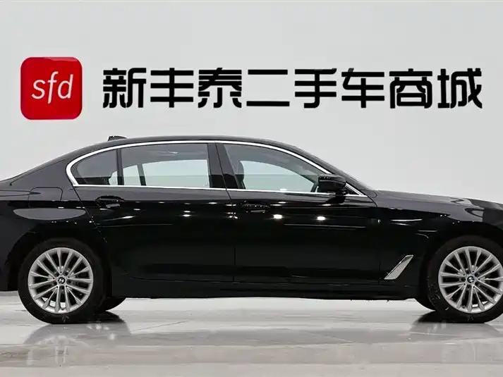 BMW 5 Series 2022 Facelift 525Li Luxury Package