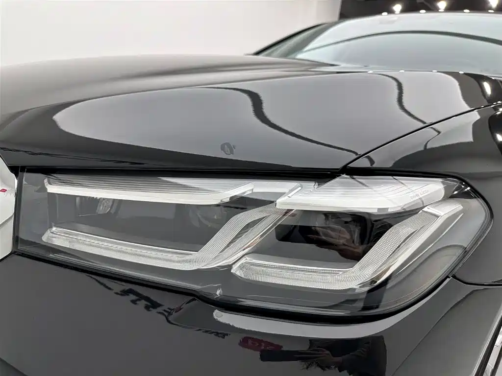 BMW 5 Series 2022 Facelift 525Li Luxury Package