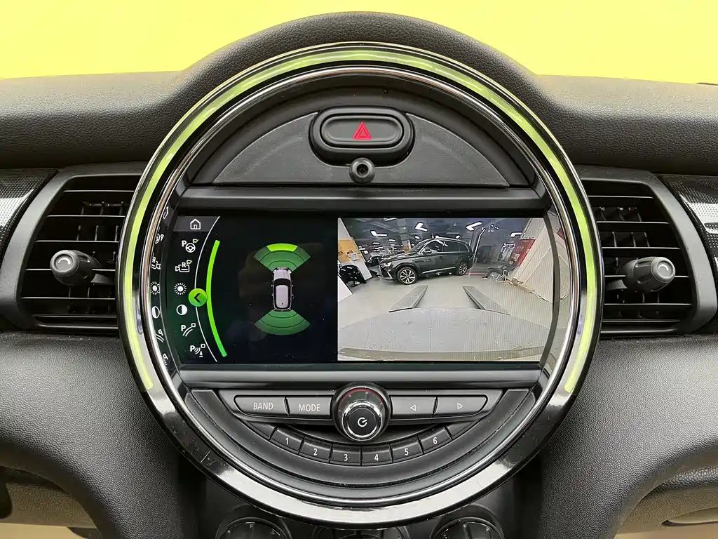 MINI 2019 1.5T COOPER Artist