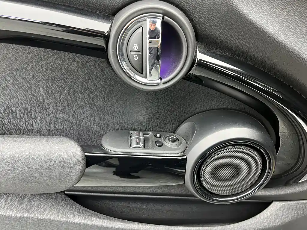 MINI 2019 1.5T COOPER Artist