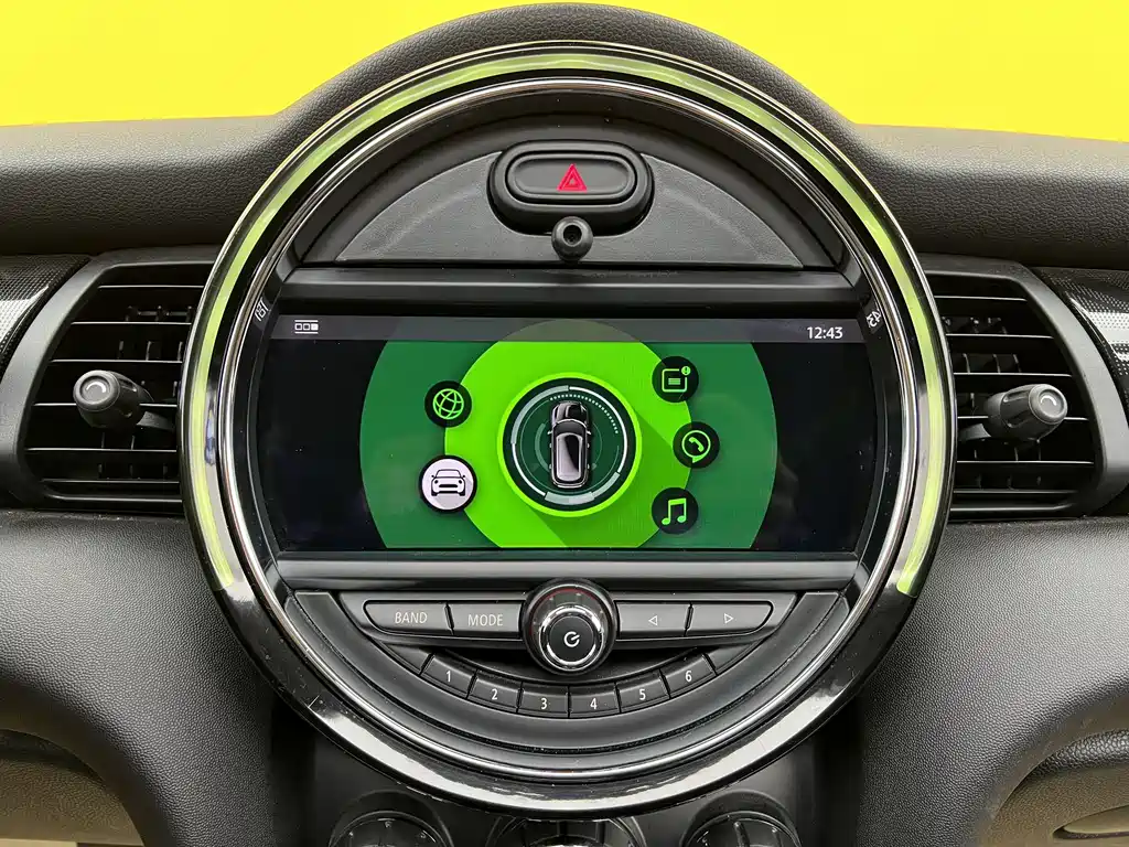 MINI 2019 1.5T COOPER Artist