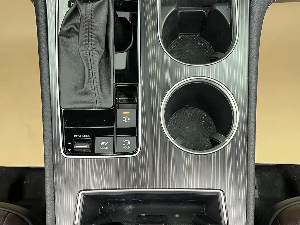 Sienna 2023 2.5L Hybrid Platinum Edition