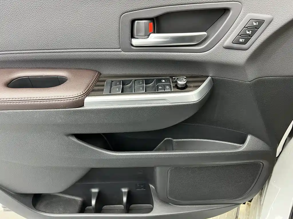 Sienna 2023 2.5L Hybrid Platinum Edition