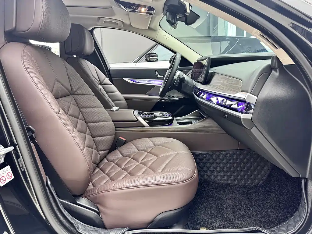 BMW 7 Series 2023 735Li M Sport Package