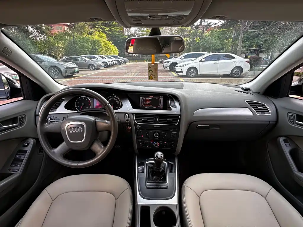 Audi A4L 2012 1.8 TFSI Manual Comfort Edition