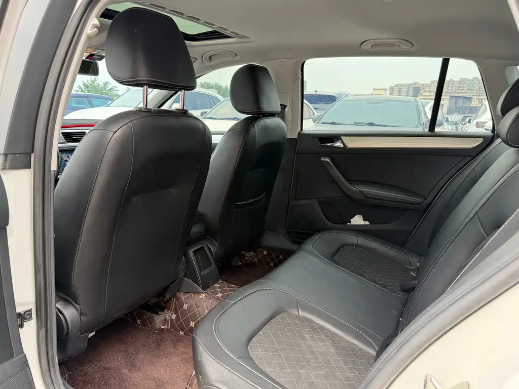 Skoda Rapid Spaceback 2018 1.6L Automatic Comfort Edition