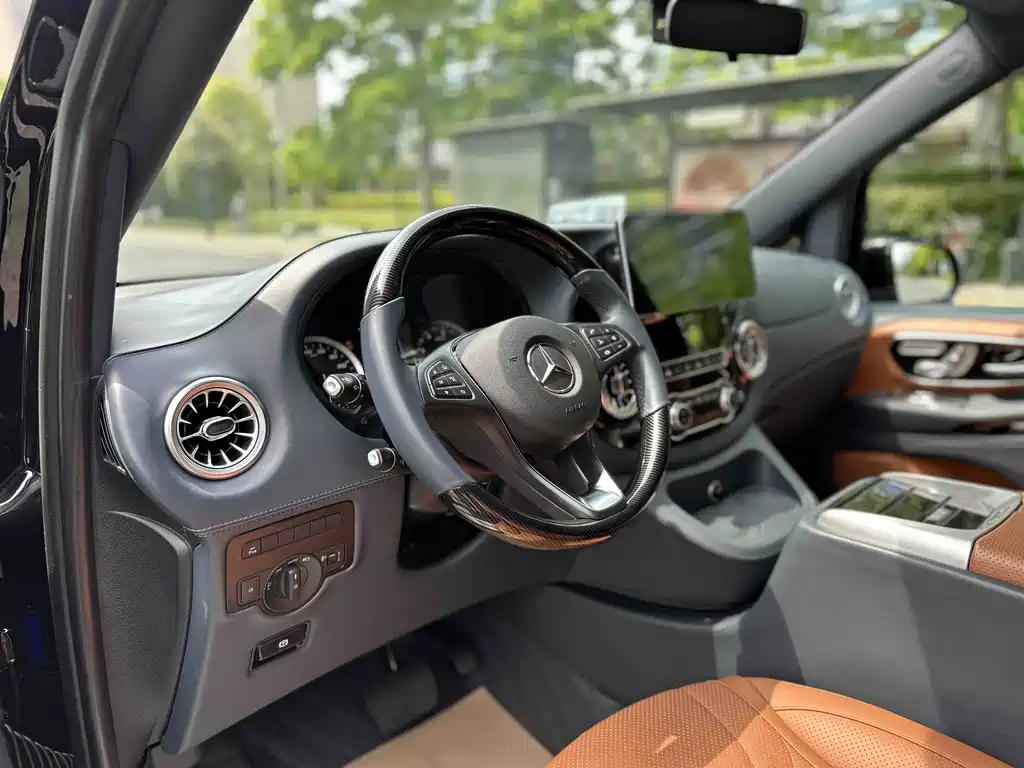 Mercedes-Benz Vito 2023 2.0T Business Edition 7-Seater
