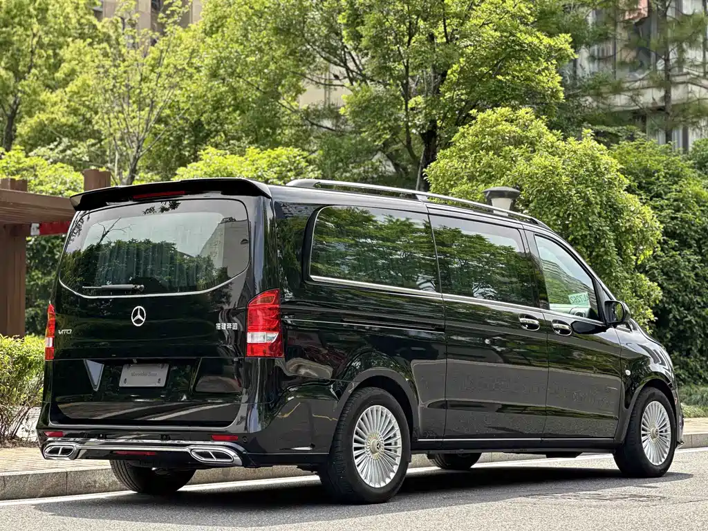 Mercedes-Benz Vito 2023 2.0T Business Edition 7-Seater