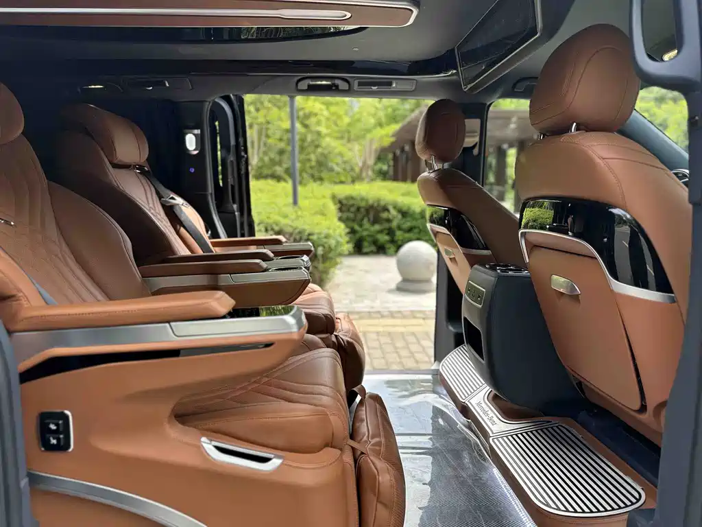 Mercedes-Benz Vito 2023 2.0T Business Edition 7-Seater