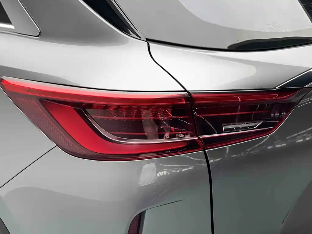 Infiniti QX50 2018 2.0T FWD Fashion Edition