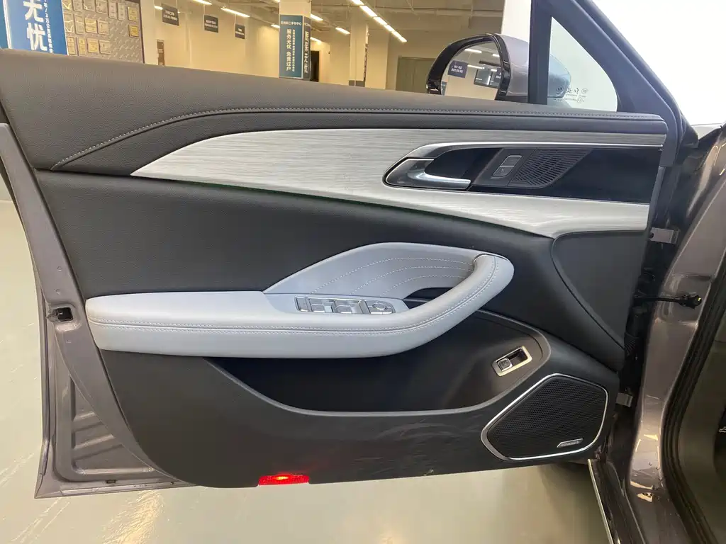 Hongqi H5 PHEV 2025 170 Super Hybrid Edition