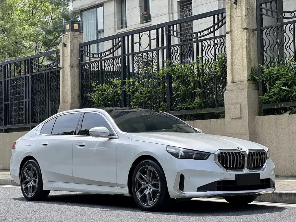BMW 5 Series 2024 530Li Leading Edition Luxury Package