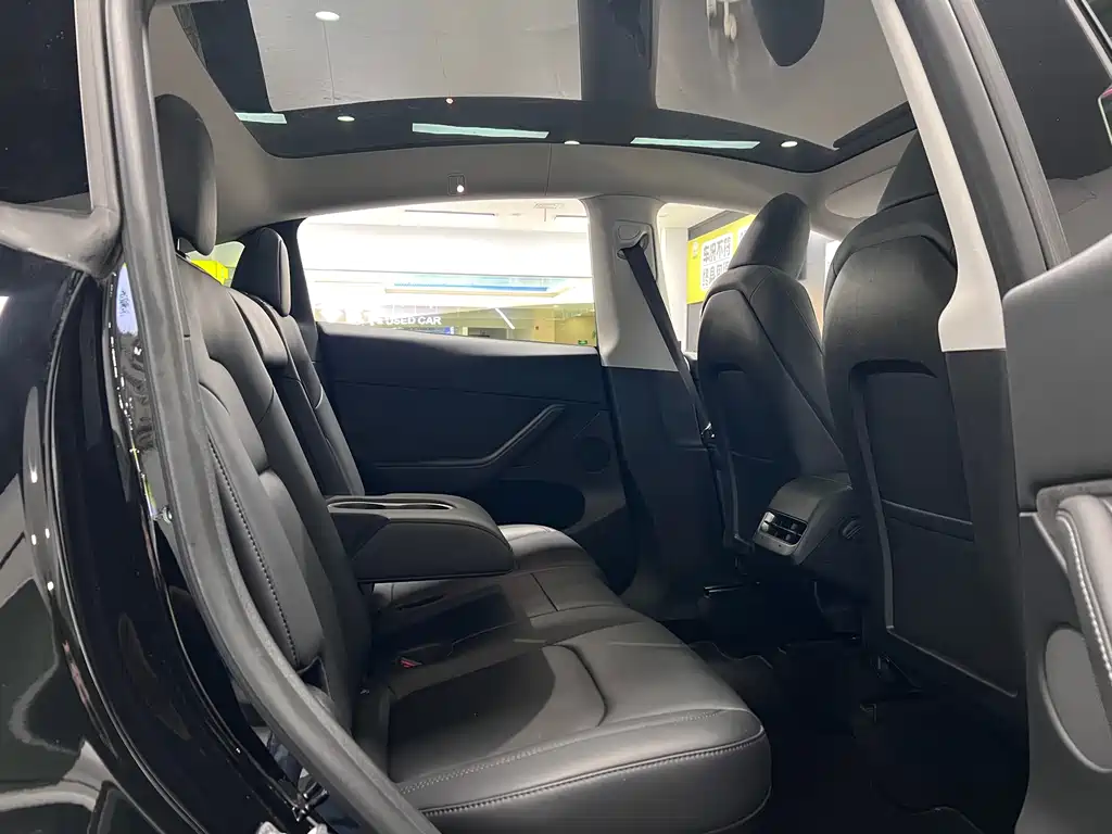 Tesla Model Y 2023 Long Range All-Wheel Drive