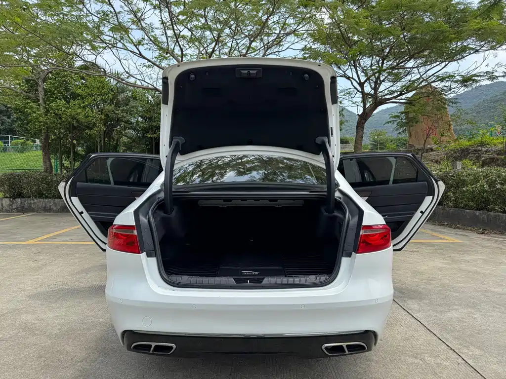 Jaguar XFL 2018 XFL 2.0T 200PS Elite Edition