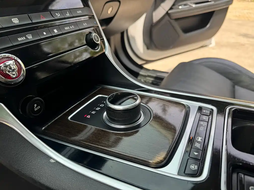 Jaguar XFL 2018 XFL 2.0T 200PS Elite Edition