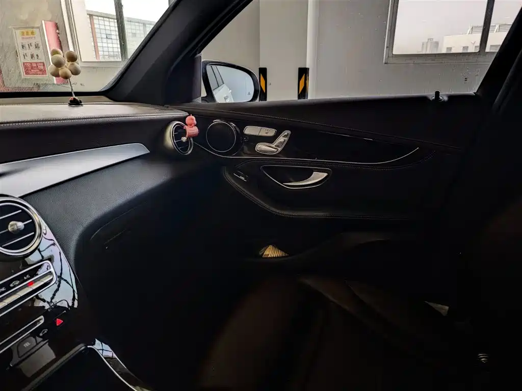 Mercedes-Benz GLC 260 4MATIC Luxury Edition 2018