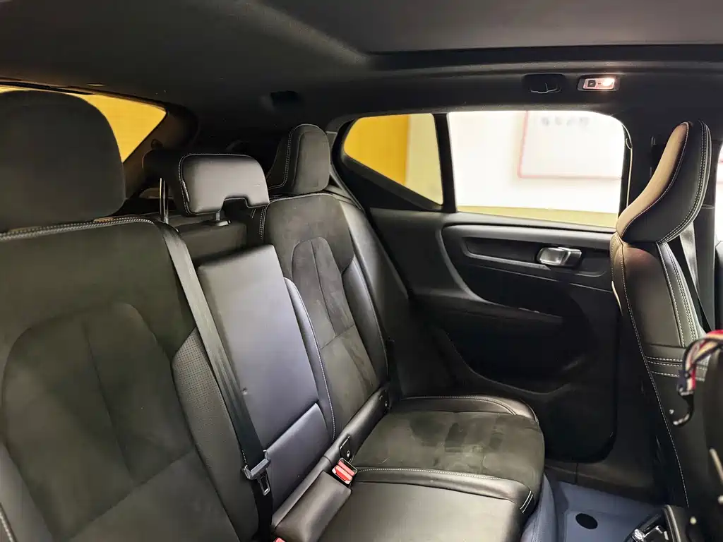 Volvo XC40 2020 T4 AWD R-Design