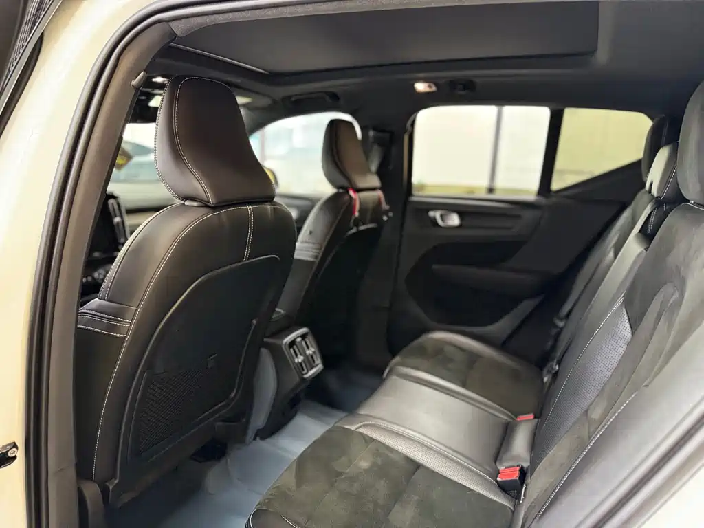 Volvo XC40 2020 T4 AWD R-Design