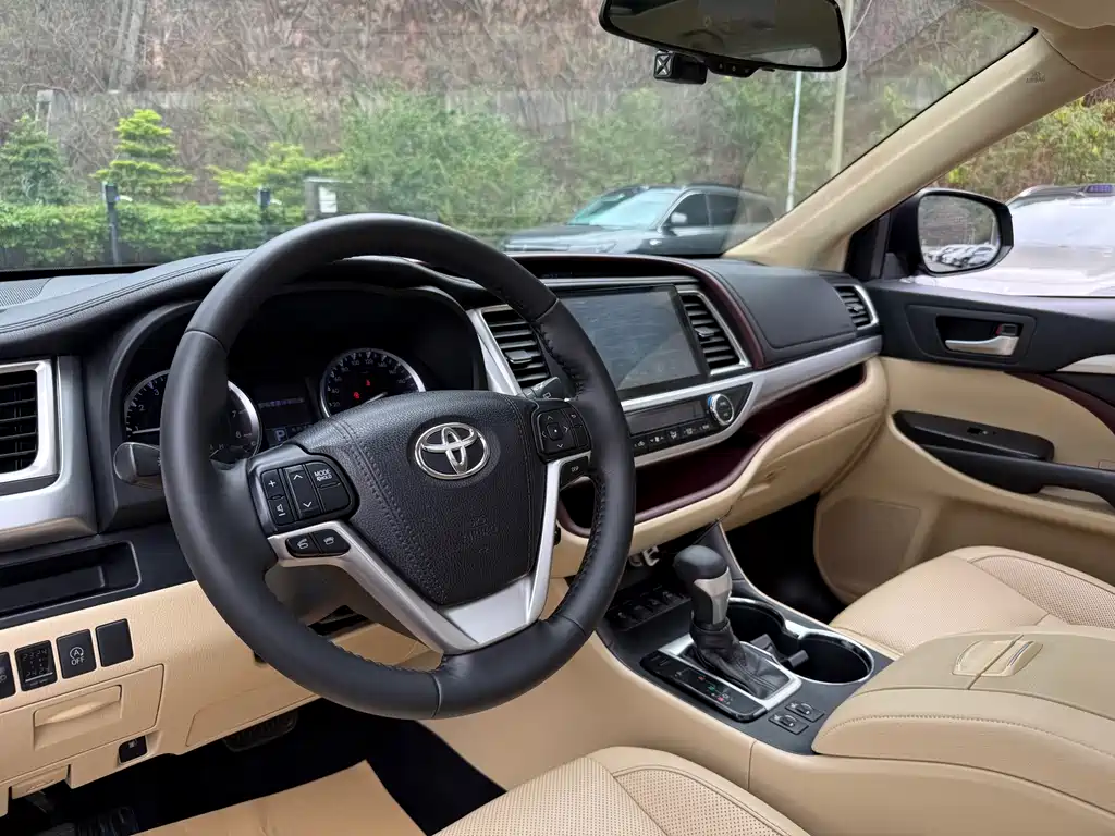 Toyota Highlander 2017 2.0T AWD Luxury 7-Seater