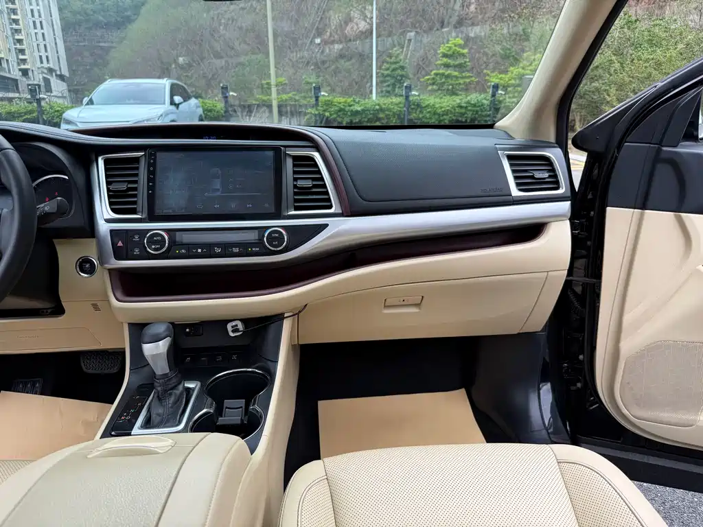 Toyota Highlander 2017 2.0T AWD Luxury 7-Seater