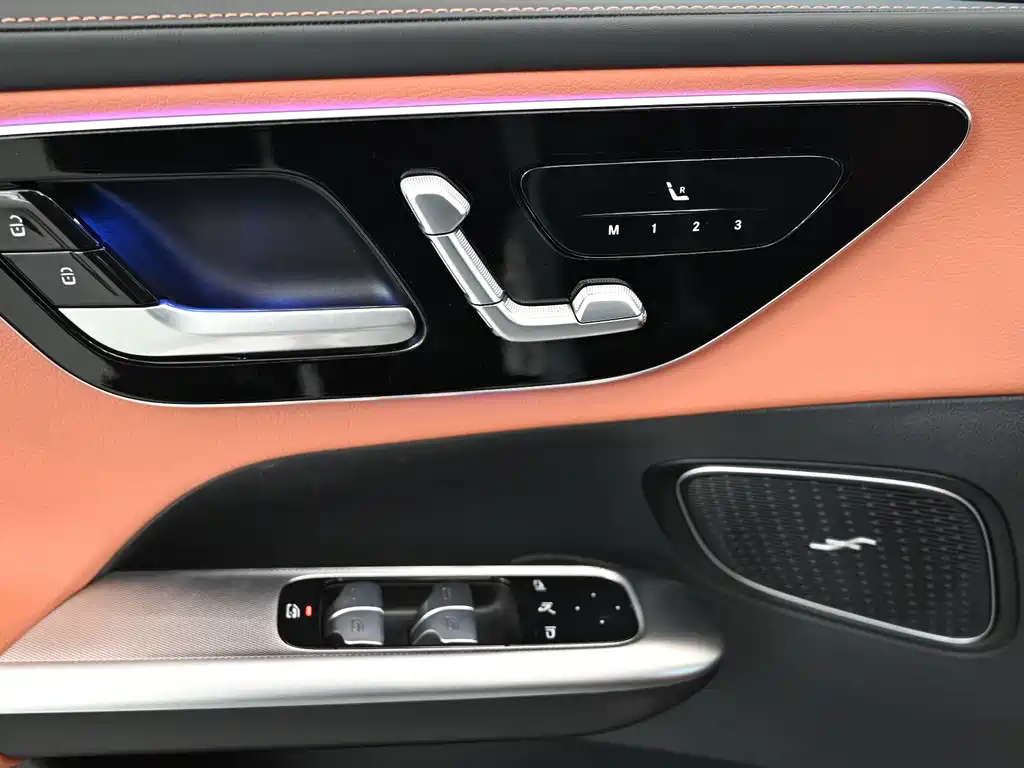 Mercedes-Benz GLC 300 L 4MATIC Dynamic 5-Seater 2023 Facelift