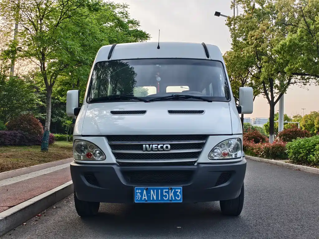Iveco Power Daily 2013 3.0T-A42 Passenger High Roof F1C
